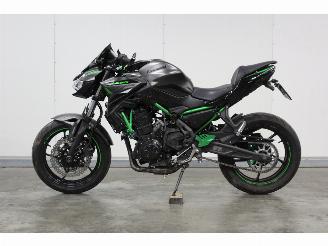 krockskadad bil motor Kawasaki Z 650  2024/6