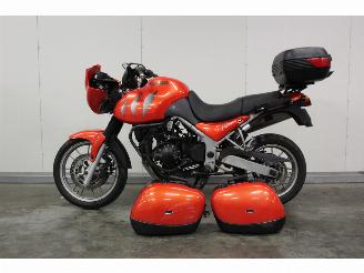 krockskadad bil motor Triumph Tiger  2004