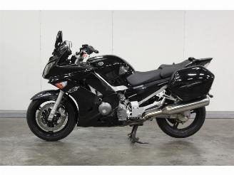 krockskadad bil motor Yamaha FJR 1300  2010