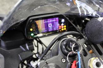Yamaha  YZF R1 picture 8