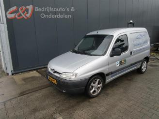 Coche siniestrado Peugeot Partner Partner, Van, 1996 / 2015 2.0 HDi 2002/10