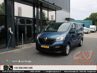 krockskadad bil bedrijf Renault Trafic 1.6 dCi T27 L1H1 Turbo2 Energy airco navi 3 zits zijschade 2016/8