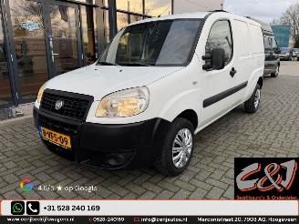 krockskadad bil bedrijf Fiat Doblo  2009/11