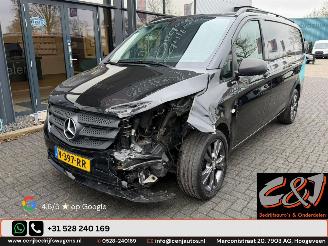 krockskadad bil auto Mercedes Vito  2018/8