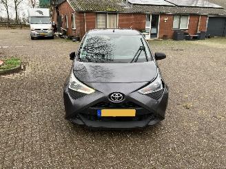 krockskadad bil auto Toyota Aygo AIRCO 2021/11