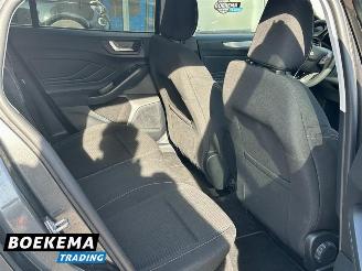 Ford Focus Wagon 1.0 EcoBoost Hybrid Titanium Stoel/Stuurverw. Navigatie Camera picture 29