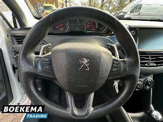 Peugeot 208 1.2 e-VTi Active Automaat Navigatie Climate picture 20
