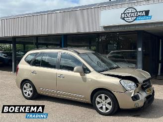 krockskadad bil auto Kia Carens 2.0 CVVT X-ecutive 7p. Aut. Navigatie Climate Cruise 2008/2