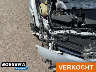 Toyota Auris 1.8 Hybrid Executive Navigatie Climate Cruise PDC picture 9