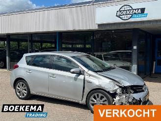 Unfallwagen Toyota Auris 1.8 Hybrid Executive Navigatie Climate Cruise PDC 2013/3