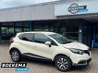 skadebil auto Renault Captur 0.9 TCe Expression Keyless Airco Cruise Trekh. 2014/5