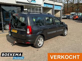 Dacia Logan MCV 1.6 16V Lauréate 7-Persoons Airco picture 2
