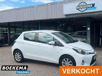 skadebil auto Toyota Yaris 1.5 Full Hybrid Aspiration Climate Cruise Navi Camera 2014/9