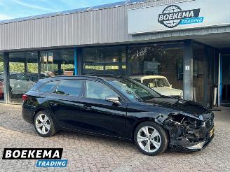 krockskadad bil auto Seat Leon 1.5 TSI FR Intense Led Virutal Navi Cruise Camera PDC 2021/4
