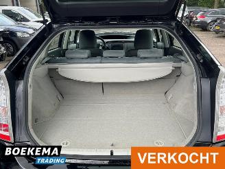 Toyota Prius 1.8 Comfort Xenon Keyless Navi Climate Cruise picture 19