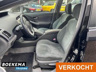 Toyota Prius 1.8 Comfort Xenon Keyless Navi Climate Cruise picture 17
