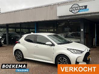 skadebil auto Toyota Yaris 1.5 Hybrid Keyless Navi Climate Cruise stoelverw. 2023/1