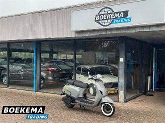 Schade scooter BTC  Felice E5 25KM Led USB Valbeugels 2023/11