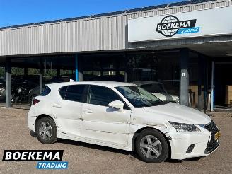 Schadeauto Lexus Ct 200h 25th Edition Keyless Navi Camera Climate PDC 2015/12