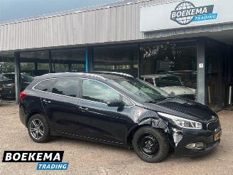 krockskadad bil auto Kia Cee d cee'd 1.6 GDI Busines Navi Climate Camera 2014/5