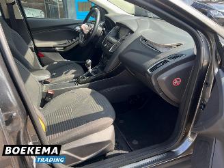 Ford Focus Wagon 1.5 TDCI Titanium Navigatie Climate Cruise PDC Trekh. picture 23