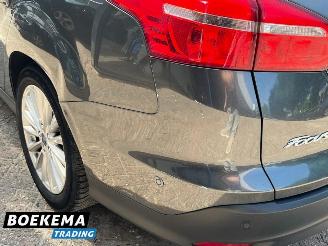 Ford Focus Wagon 1.5 TDCI Titanium Navigatie Climate Cruise PDC Trekh. picture 16