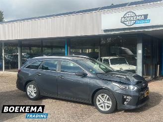 krockskadad bil auto Kia Ceed 1.0 T-GDi Led Navi Climate Camera Cruise PDC 2019/11