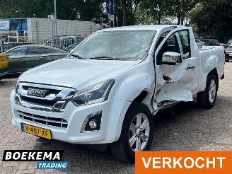 Isuzu D-Max 1.9 Extended Cab X-Country Automaat 4X4 3500KG Trekgewicht picture 4