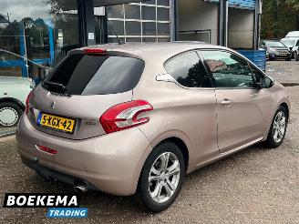 Peugeot 208 1.6 VTi Allure Leder Navi Climate Cruise PDC picture 2