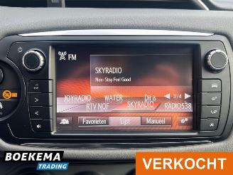 Toyota Yaris 1.3 VVT-i Navigatie Cruise Airco Camera Trekh. picture 26