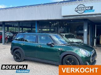 krockskadad bil auto Mini Clubman Series 1.5 One Business Keyless Navi Climate Cruise PDC 2016/8