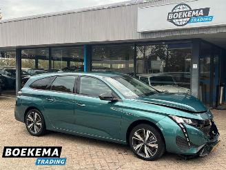 Vaurioauto  passenger cars Peugeot 308 SW 1.6 Plug-in Hybrid 180 Navi Cruise Climate Trekh. PDC 2023/11