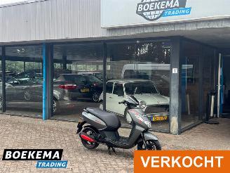 Vaurioauto  scooters Peugeot  Kisbee RS 4T 45KM 2018/8