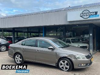 Coche accidentado Volkswagen Passat 1.4 TSI Comfortline Navi Climate Cruise PDC 2011/7