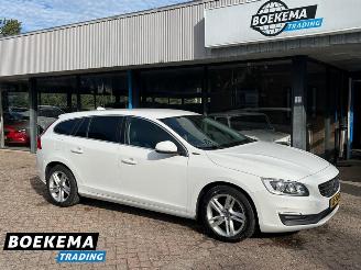 Coche accidentado Volvo V-60 2.4 D5 Twin Engine AWD Plug in Hybrid Navi Climate Cruise 2016/12