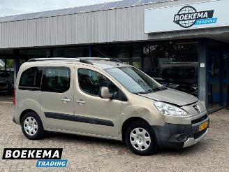 krockskadad bil bedrijf Peugeot Partner Tepee 1.6 VTi XT Rolstoel Lift Airco 5-Persoons 2011/1