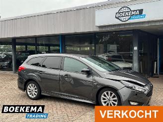 krockskadad bil auto Ford Focus Wagon 1.5 TDCI ST-Line Leer Navi Camera Clima Cruise PDC 2018/7