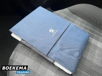 Peugeot 108 1.0 e-VTi Active Airco 5-Deurs picture 28