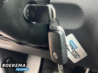 Volkswagen Touran 1.6 TDI Grijs kenteken Climate Cruise Trekh. PDC picture 27