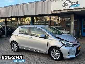 uszkodzony samochody osobowe Toyota Yaris 1.5 Full Hybrid Aspiration Navi Climate Cruise Camera 2014/1