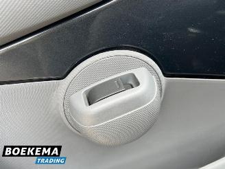 Peugeot 107 1.0-12V XS Airco 5-Deurs picture 17