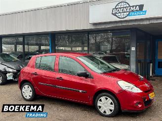 skadebil auto Renault Clio 1.2 TCe 101PK Special Line 5-Drs Navi Airco Trekh. 2010/4