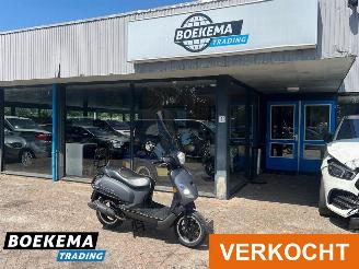 krockskadad bil bromfiets Sym Fiddle II 45KM Brom 2019/1