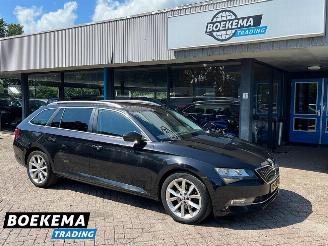 uszkodzony samochody osobowe Skoda Superb Combi 1.8 TSI 180PK Style Business DSG CantonSound Keyless Navigatie 2017/1
