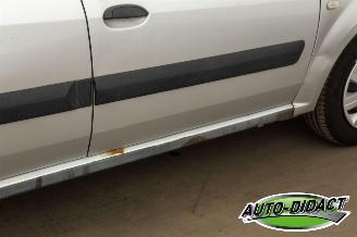 Dacia Logan 1.6-16V Lauréate 7p. picture 28