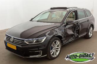 Volkswagen Passat GTE 1.4 TSI Variant Connected Series Plus picture 1