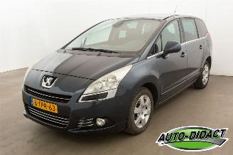 Damaged car Peugeot 5008 1.6 VTi 7p. Clima Navi Blue Lease 2014/4