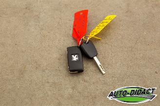 Peugeot Partner 1.6 BlueHDi Automaat Clima 100 L1 Premium Pack S&S picture 19