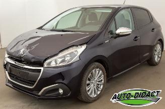 Auto incidentate Peugeot 208 1.2 Airco Navi 2017/10