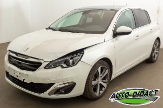 Damaged car Peugeot 308 1.2 Clima Navi Pano Camera 2017/4